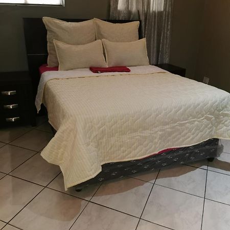 Ebony Guest House 프레토리아 외부 사진